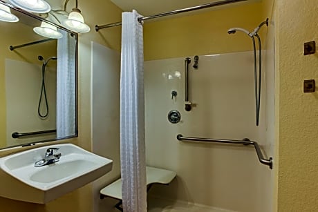 One-Bedroom Suite - Disability Access/Non-Smoking