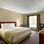 Colonial Square Inn & Suites