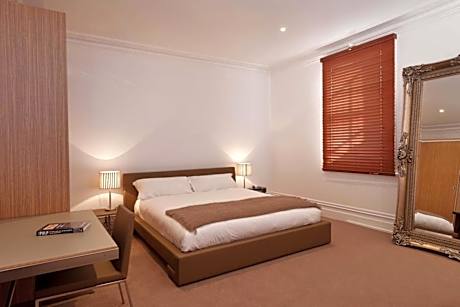 Deluxe King Studio with Ocean View