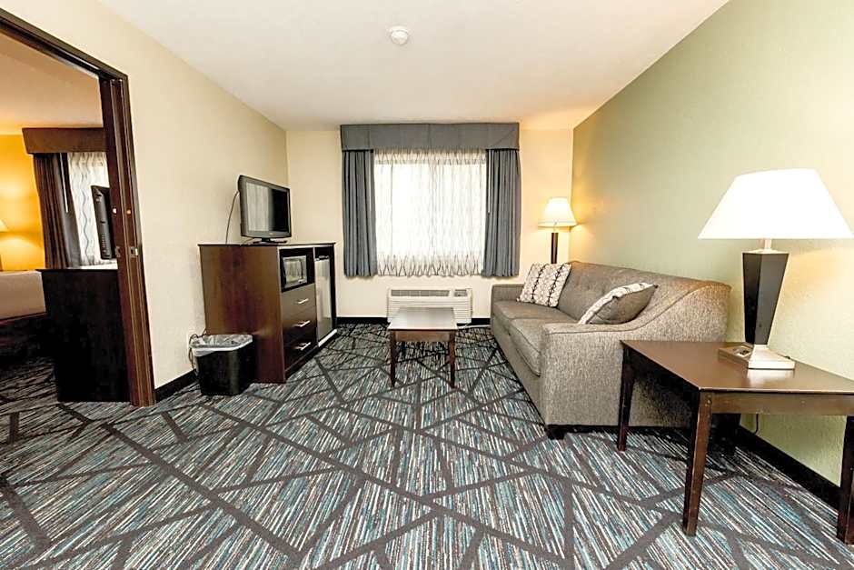 Quality Inn & Suites Marinette