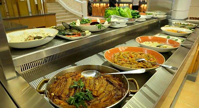 Golden Tulip Serenada Hamra Hotel