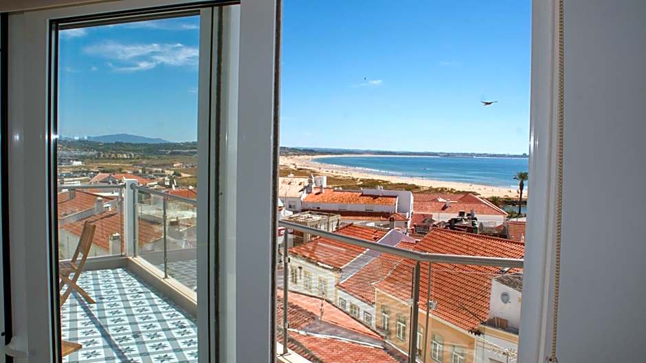 Topcity Hostel & Suites