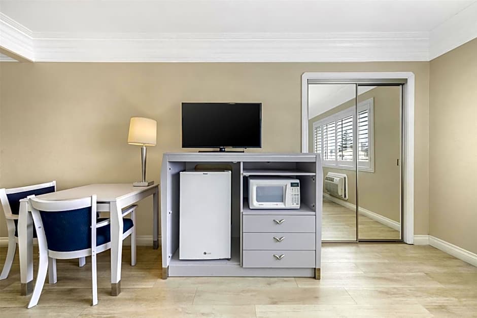 Best Western Tradewinds