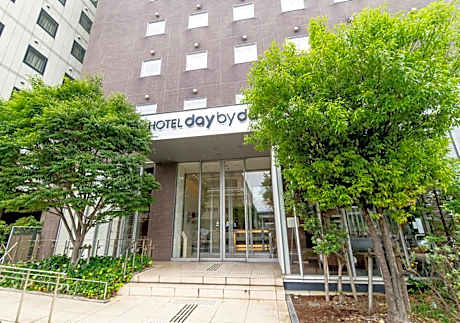 Hotel day by day