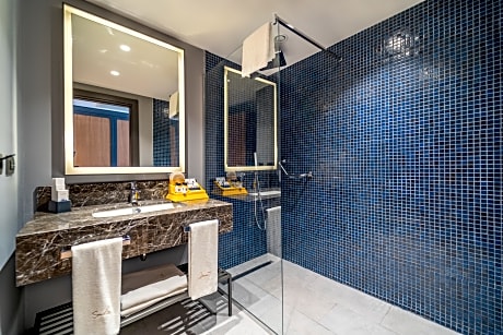 Deluxe Side Sea View