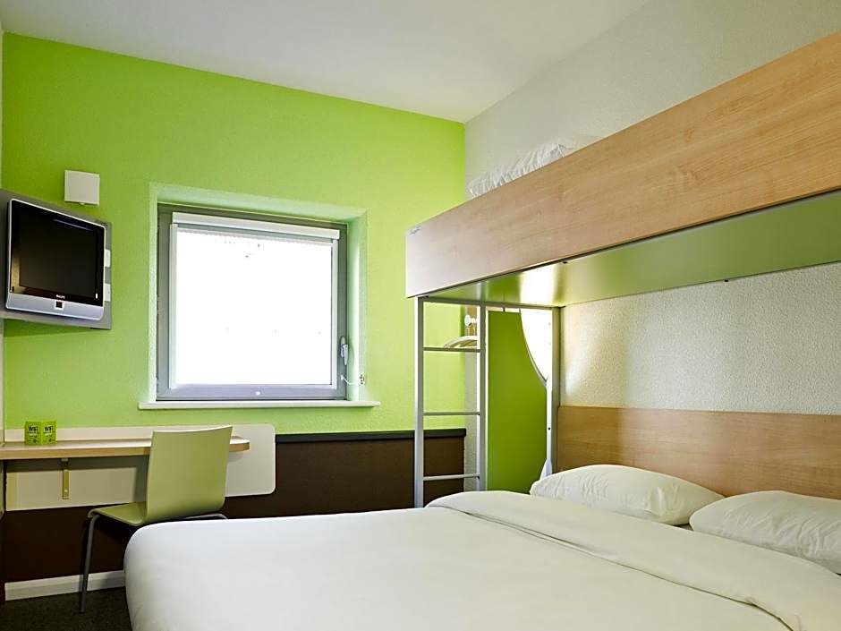 ibis budget Leeds Centre Crown Point Road