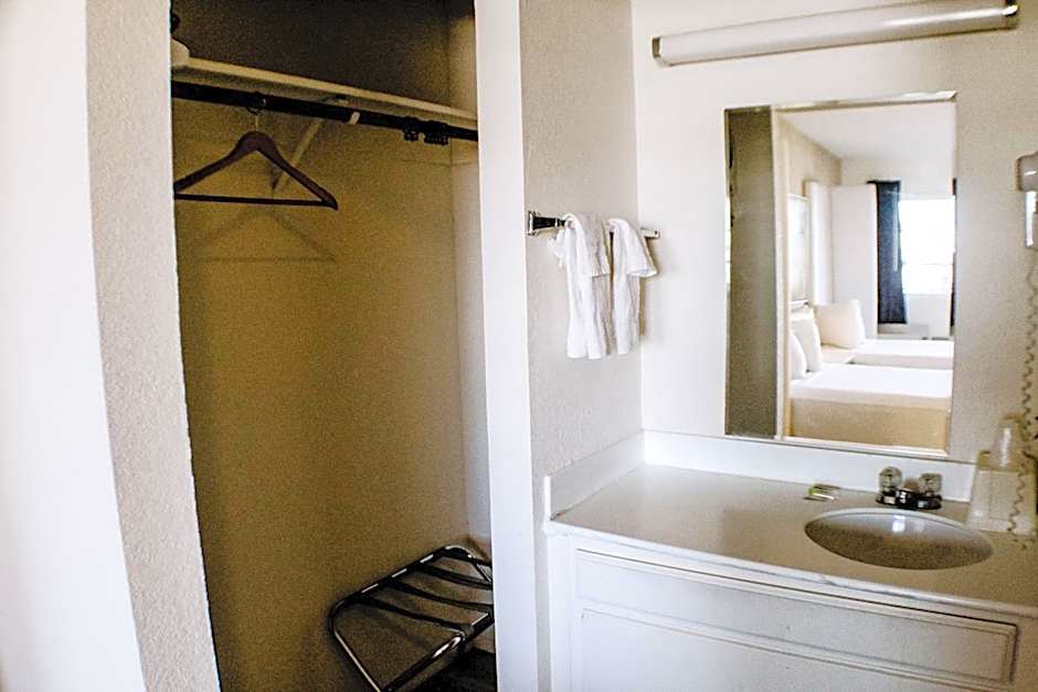 Devonshire Inn Motel