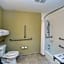 Holiday Inn Express & Suites Merrimack - Nashua by IHG