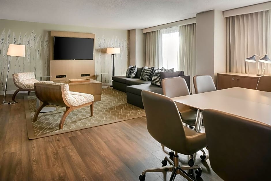 Sheraton Overland Park Hotel At The Convention Center