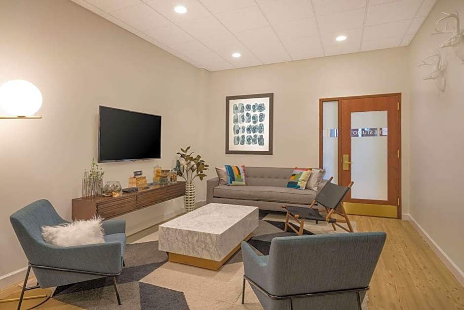 Sonesta Milwaukee West Wauwatosa