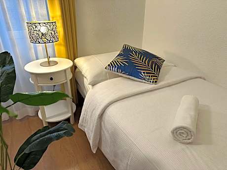 Single Room with Shared Bathroom