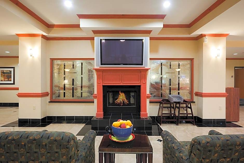 Holiday Inn Express Hotel and Suites Fairfield-North By IHG