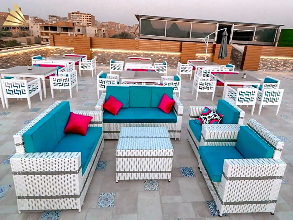Pyramid Edge Hotel & Exclusive Pyramids View Rooftop