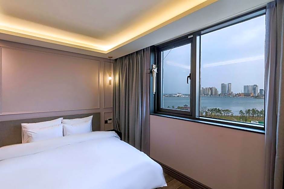 Sokcho Business Hotel CAMEL