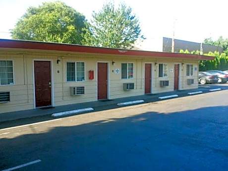 Aaron Motel