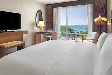 Premium Queen Room with Two Queen Beds and Ocean View - High Floor