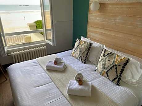 Deluxe Family Room with Sea View