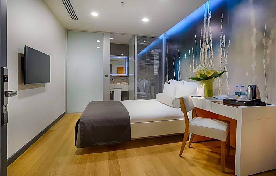 Tav Airport Hotel Izmir