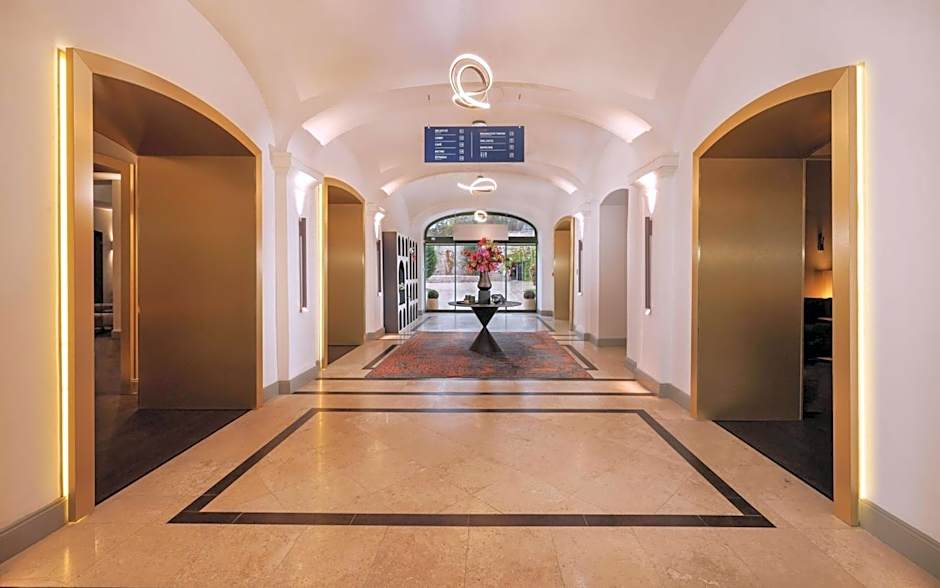 Anna Grand Hotel