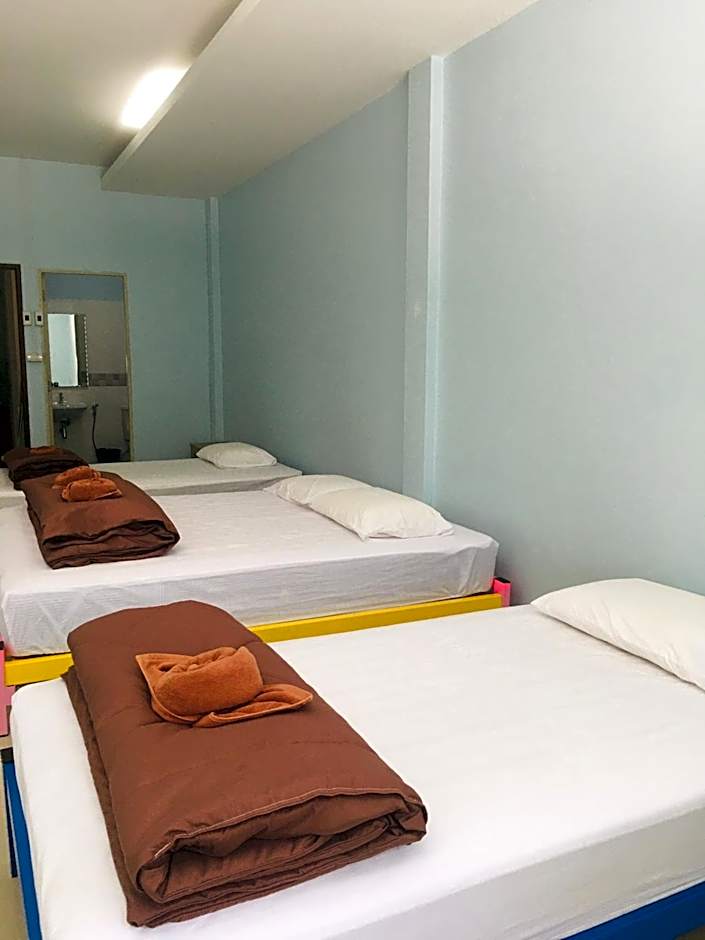 Khaosok Secret Hostel