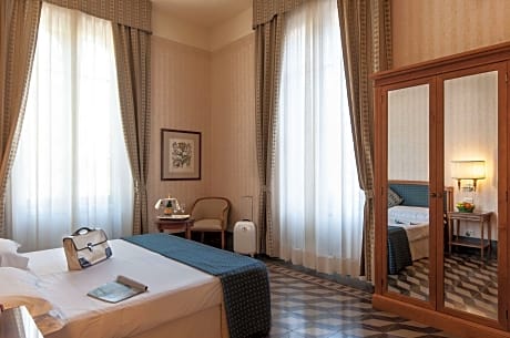 1 QUEEN BED,CLASS,TWNREQ,FULL BREAKFAST