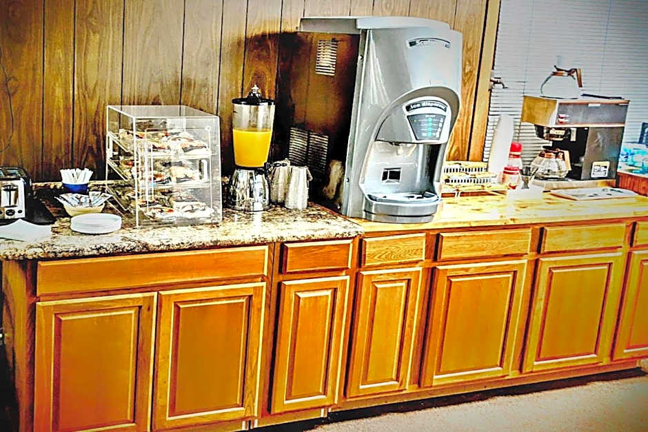 Love Hotels Voyageur by OYO at International Falls MN