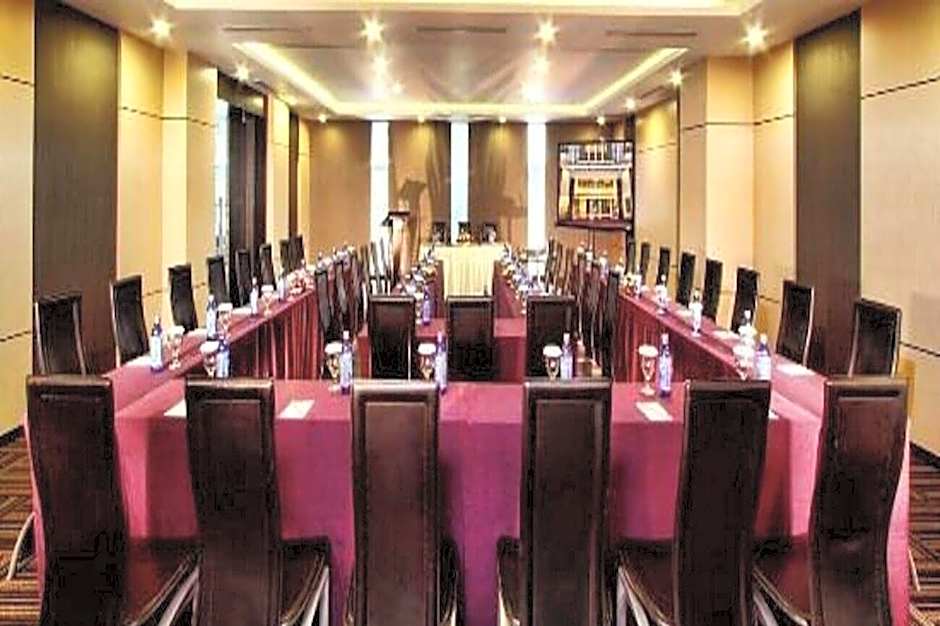 Orchardz Hotel Ayani