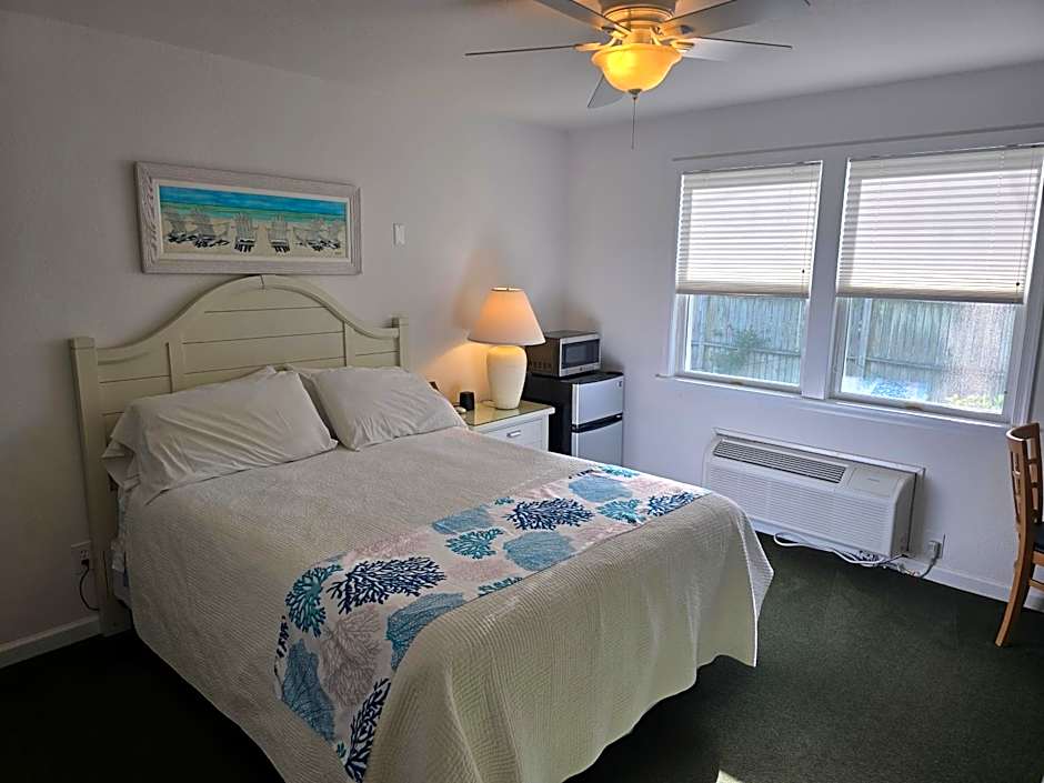 The Ocracoke Harbor Inn