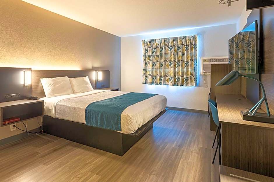 Motel 6-Fort Lupton, CO