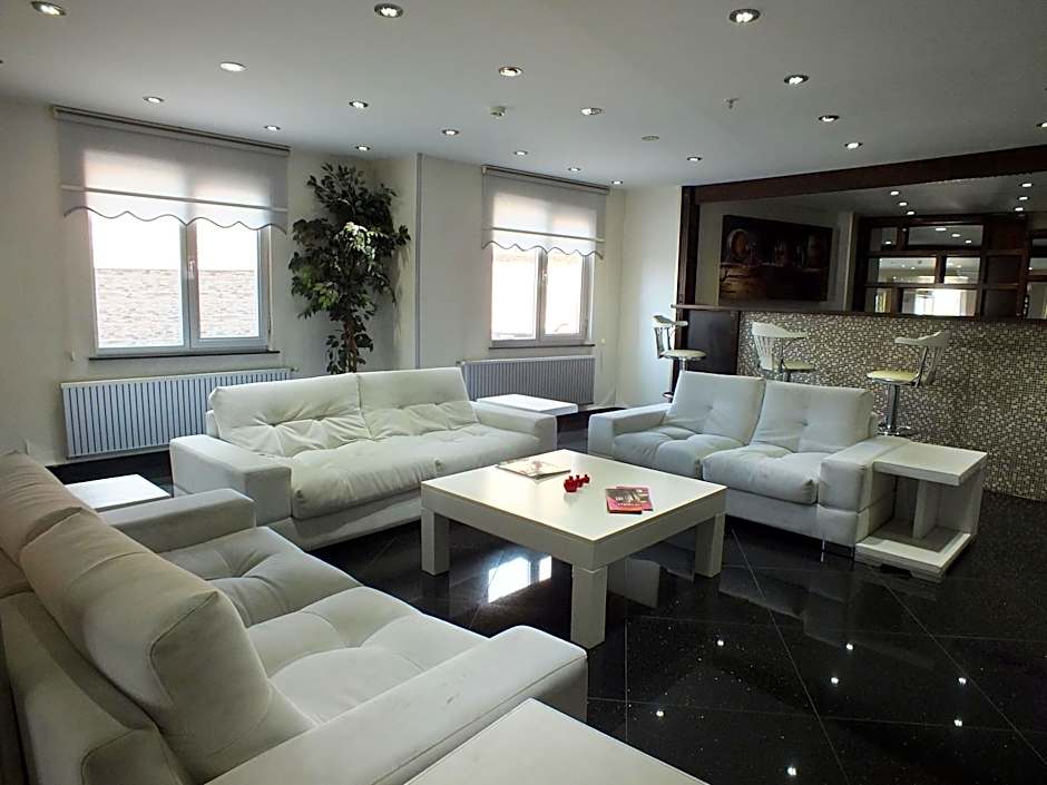 Grand Ahos Hotel