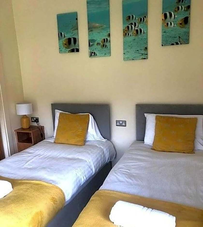 Chestnut Lodge With Hot Tub