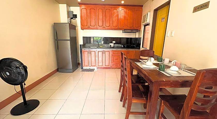 Manora Apartments and Guest House