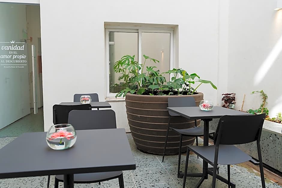 Vain Boutique Hotel