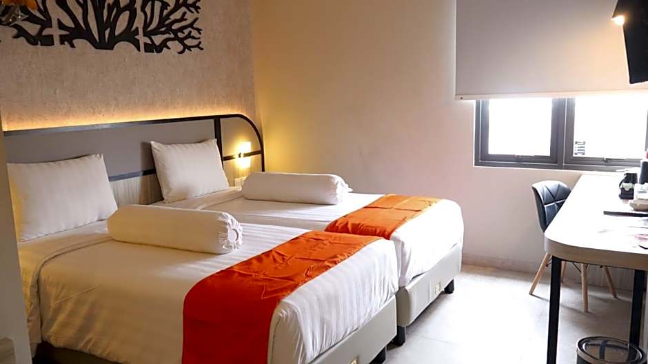 Front One Gosyen Hotel Salatiga