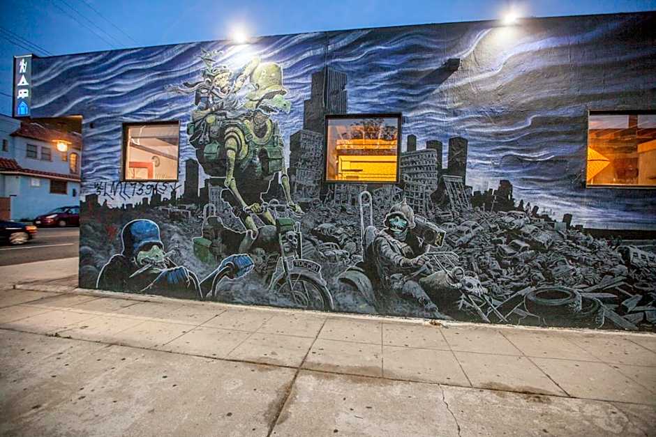 PodShare East Hollywood