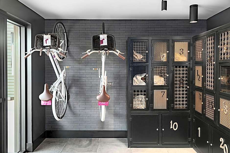 Moxy Springfield Downtown