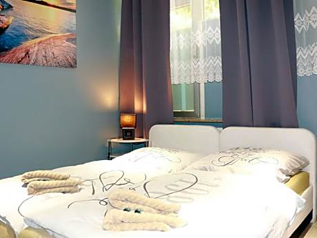 Standard Twin Room with Shared Bathroom