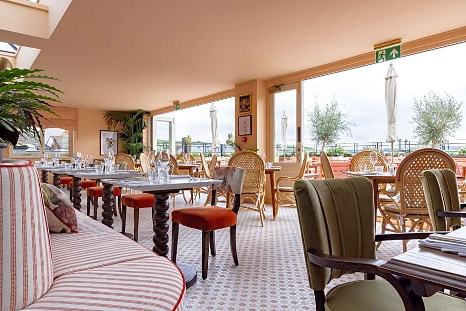 The White Hart - A Heartwood Inn