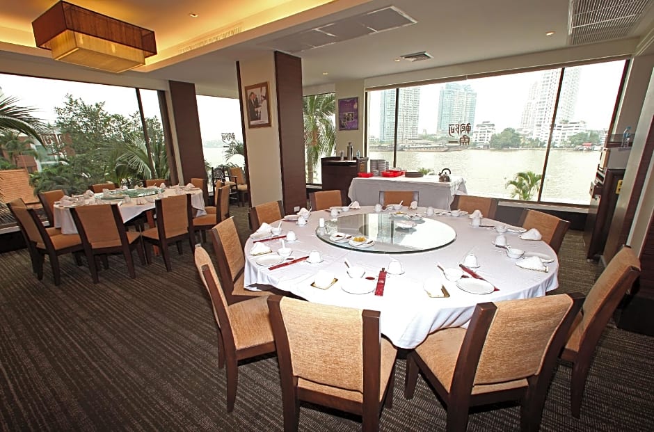 Ramada Plaza by Wyndham Bangkok Menam Riverside