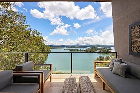 1 Bedroom Presidential Suite, 1 King, Sofa Bed, Lake View, Balcony, Fireplace, Whirlpool