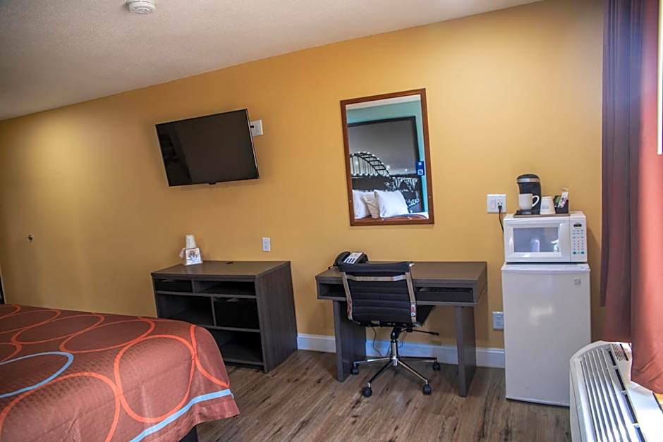 Super 8 by Wyndham Mountain Home