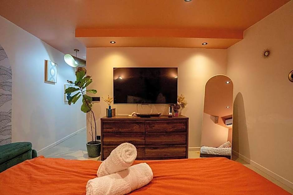 Condo Flamingo with pool