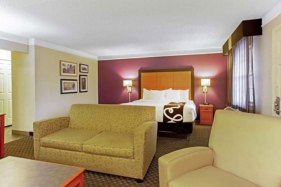 La Quinta Inn & Suites by Wyndham And Conference Center San Angelo