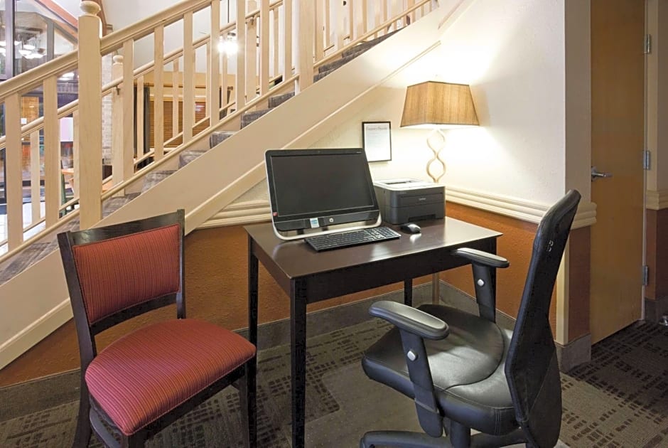 AmericInn by Wyndham Osceola
