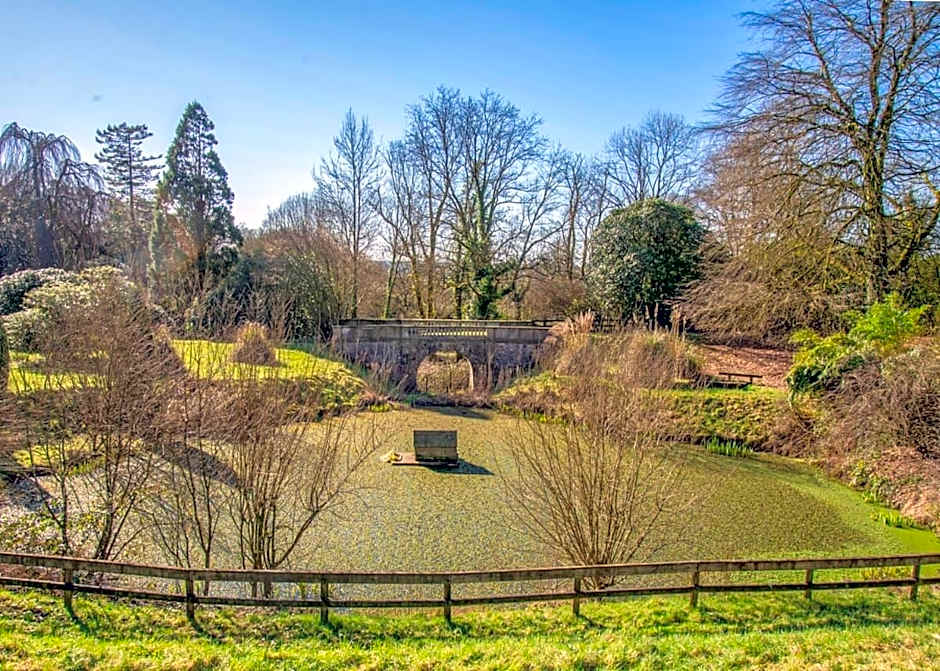 Pantglas Hall Lodges