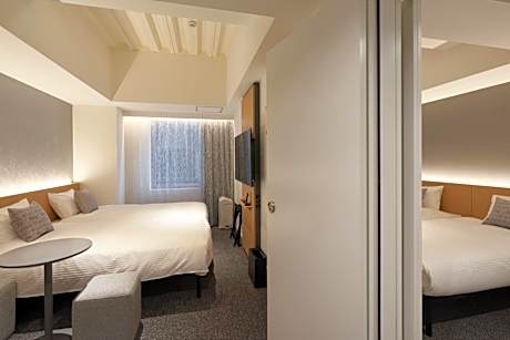 Connecting Room with 4 Beds