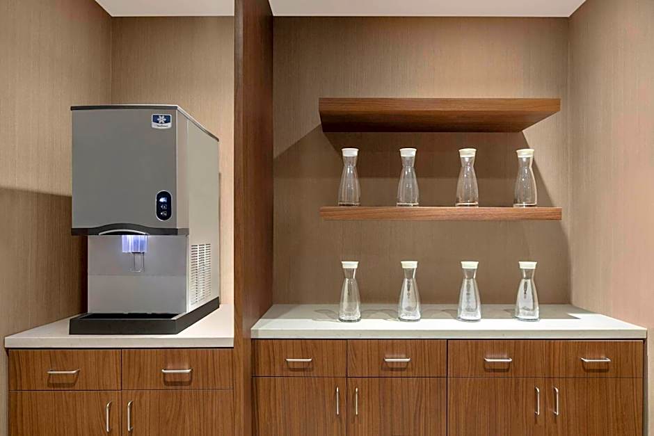 AC Hotel by Marriott Pittsburgh Downtown