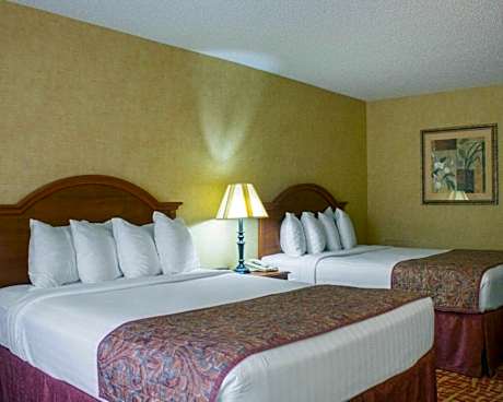 Queen Room with Two Queen Beds - Non-Smoking