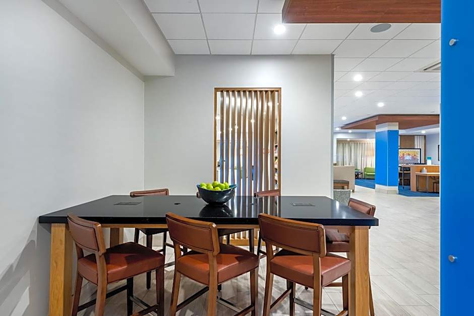 Holiday Inn Express & Suites Santa Ana - Orange County By IHG