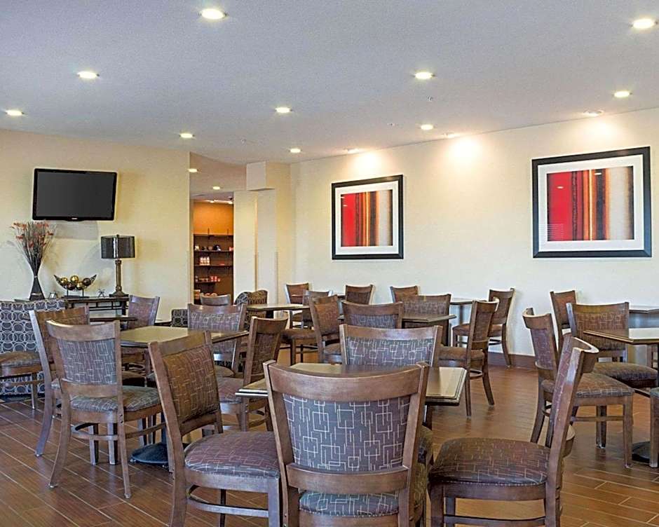 Quality Inn & Suites Minot North